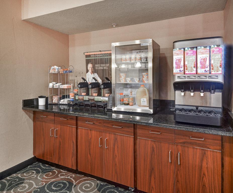 Cobblestone Inn & Suites - Big Lake Buitenkant foto