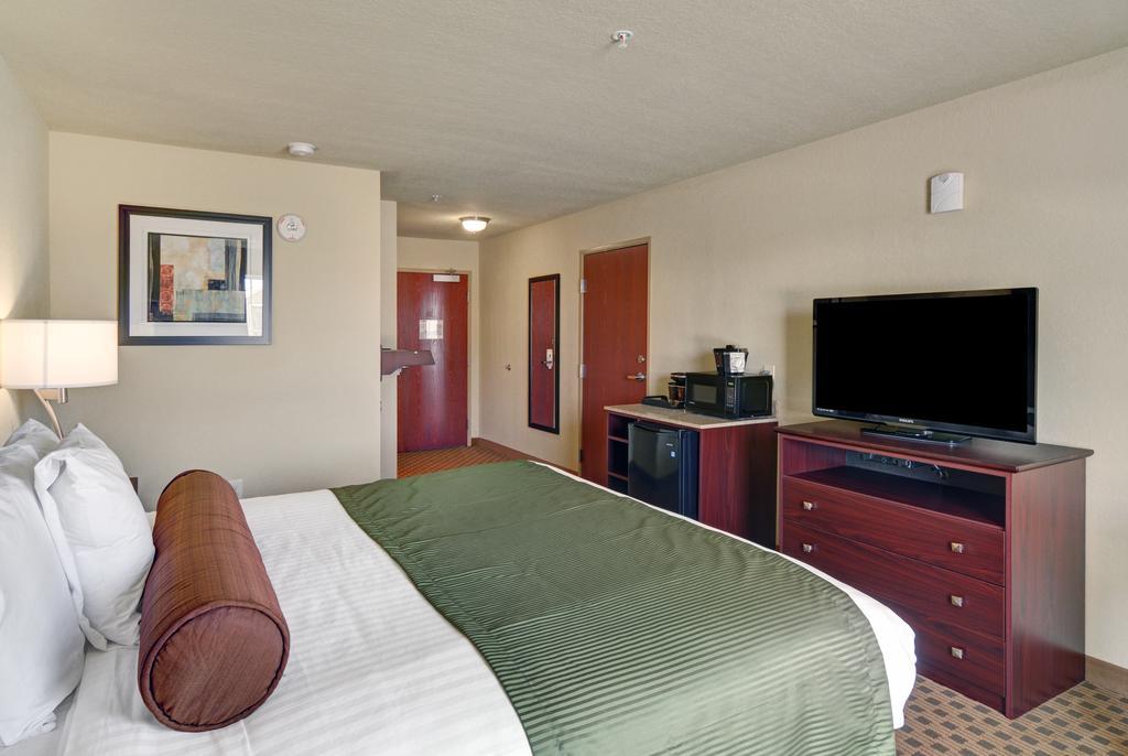 Cobblestone Inn & Suites - Big Lake Buitenkant foto
