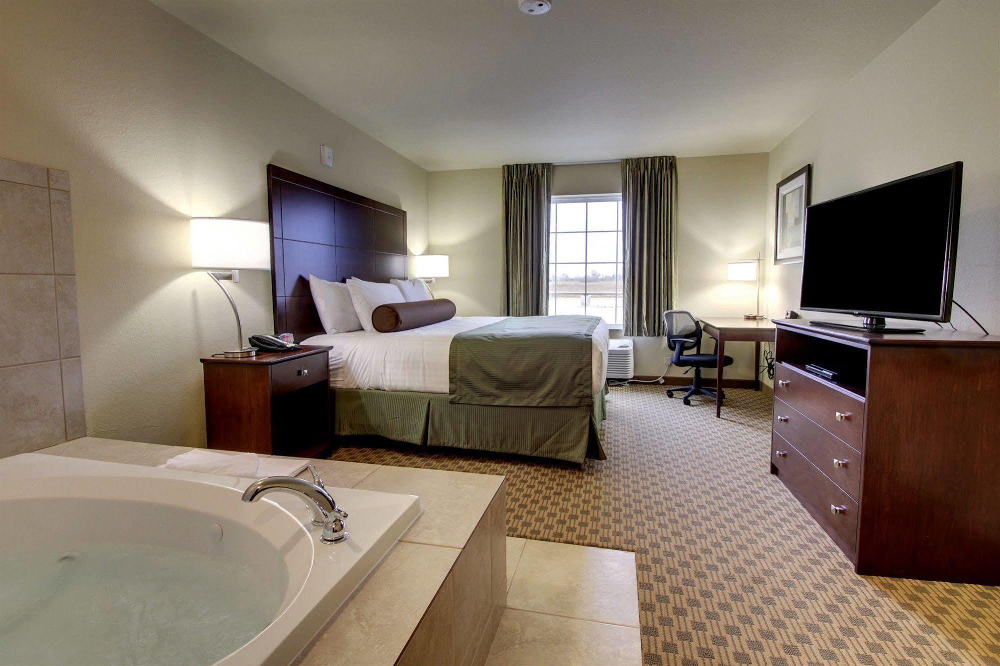 Cobblestone Inn & Suites - Big Lake Buitenkant foto