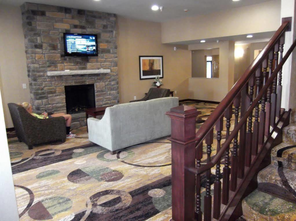 Cobblestone Inn & Suites - Big Lake Buitenkant foto